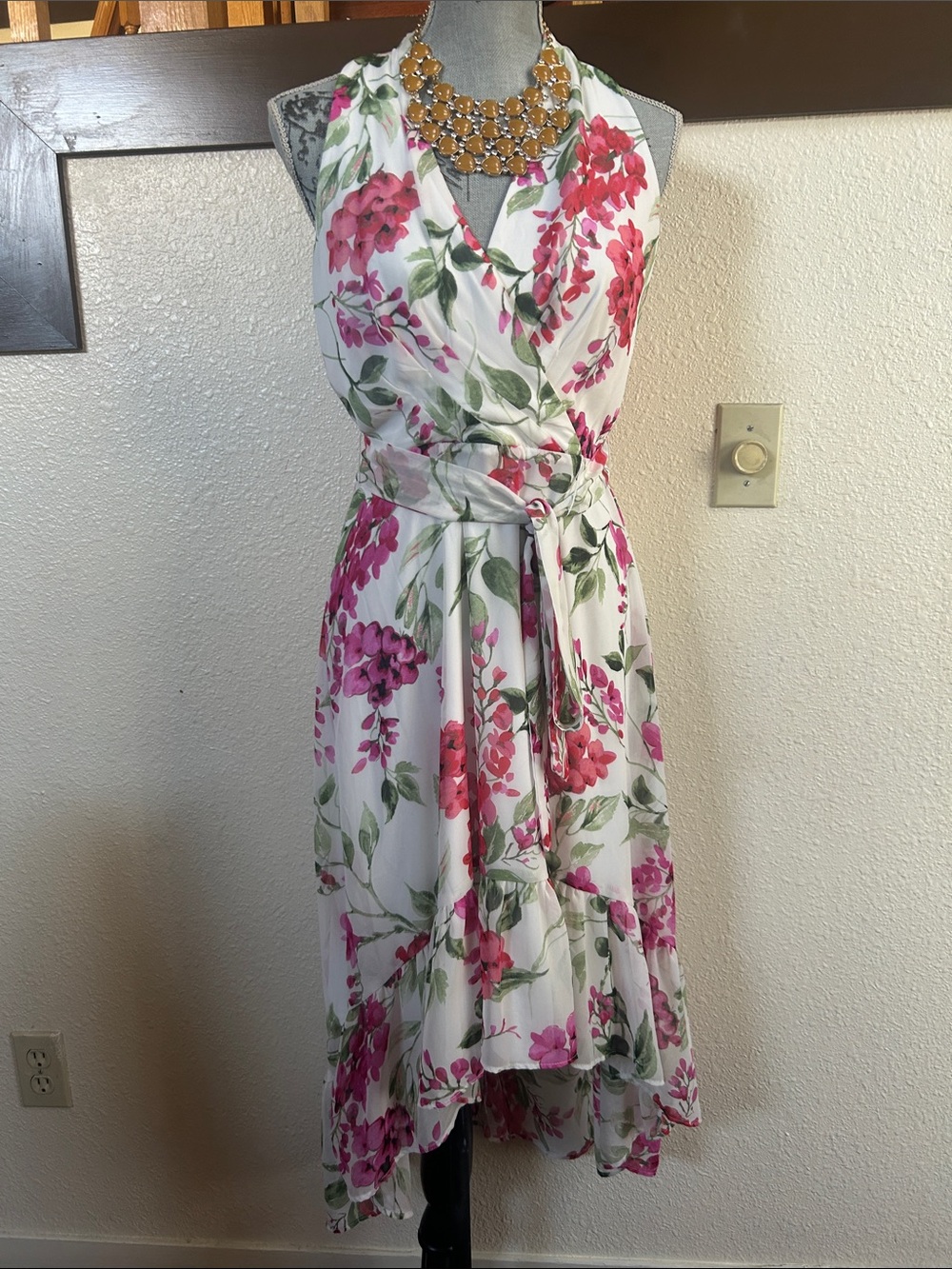 Sleeveless Floral High-Low Wrap Dress in White and Pink